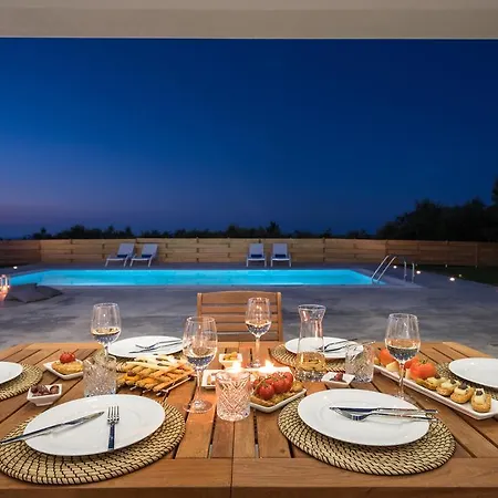 Bianca Luxury - Private Heated Pool *
